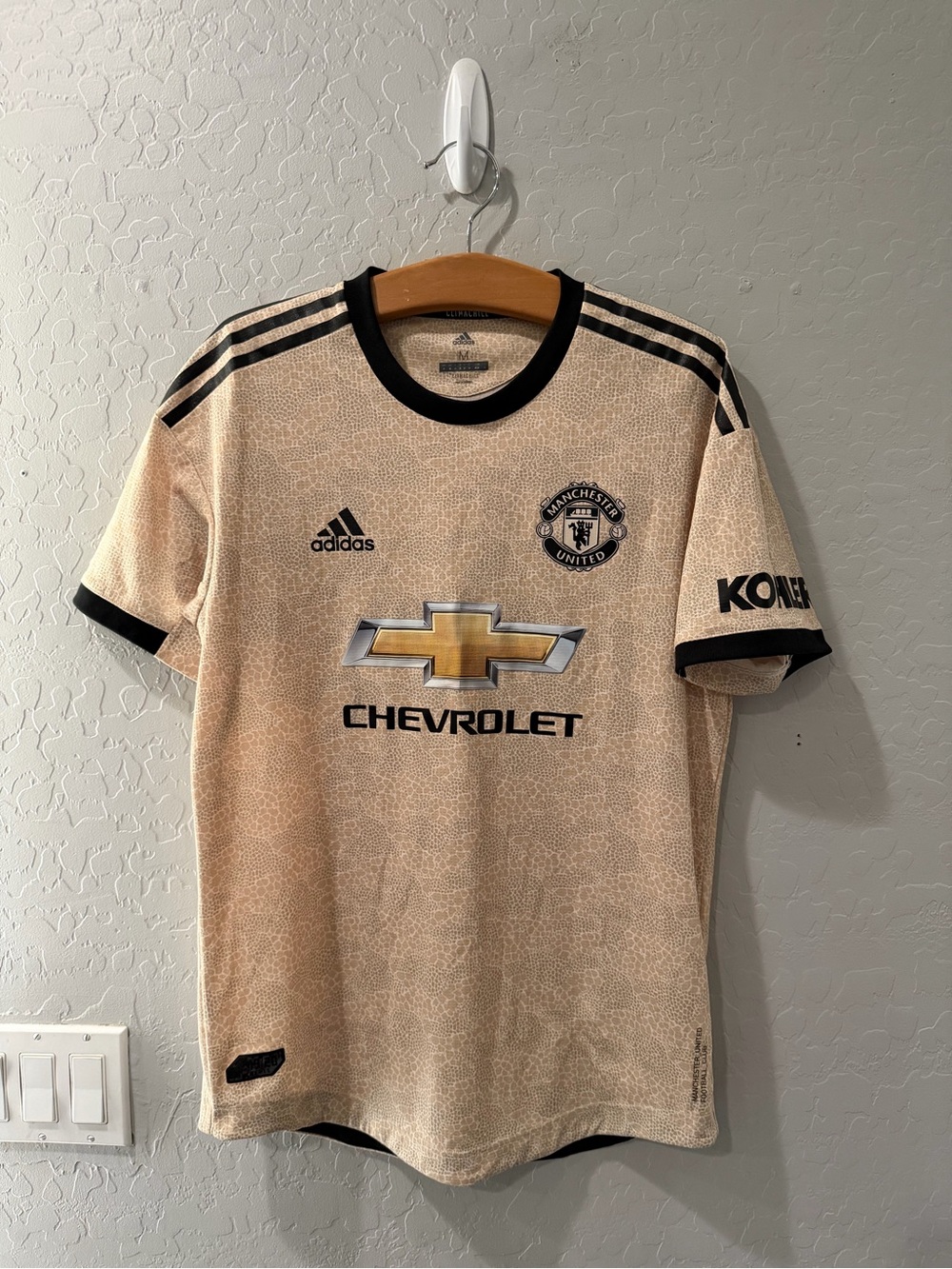 Adidas Manchester United 19/20 “Mosaic” Football Soccer Jersey Medium Bin 1